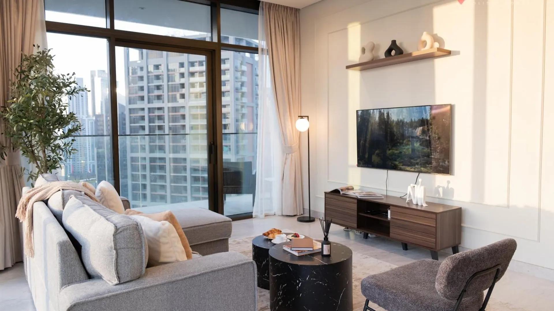 Brand New 1Br I Stay In Style I Canal & Burj Khalifa Views Dubai Apartment