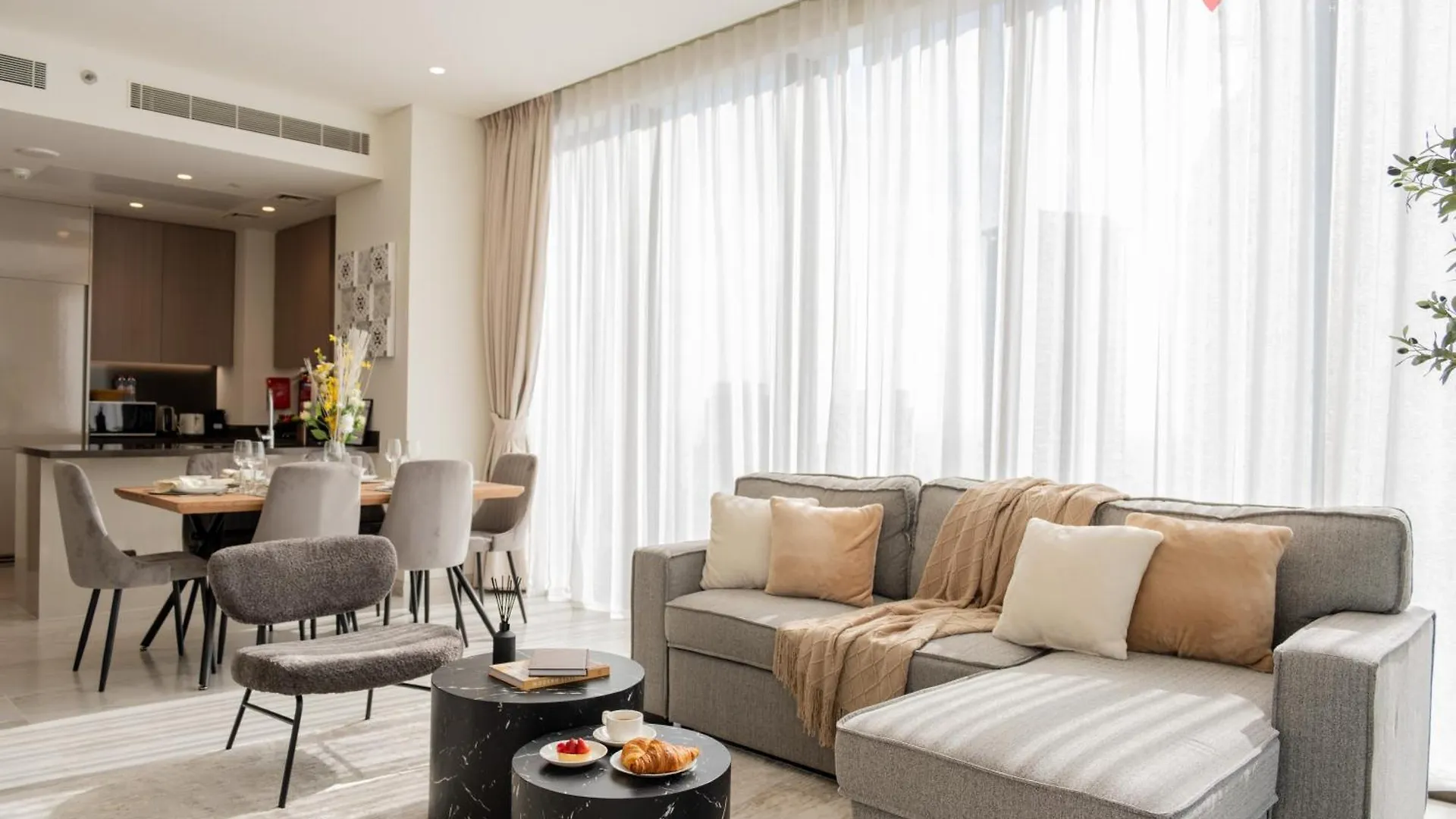 Brand New 1Br I Stay In Style I Canal & Burj Khalifa Views Dubai