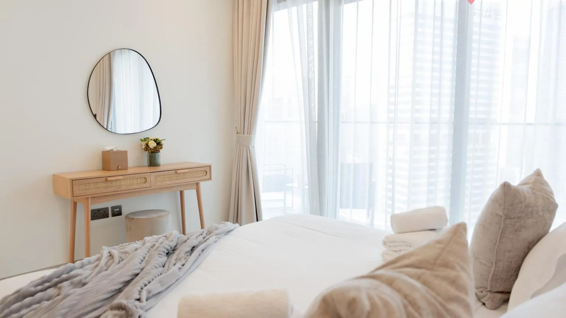 Brand New 1Br I Stay In Style I Canal & Burj Khalifa Views Dubai 0*,  United Arab Emirates